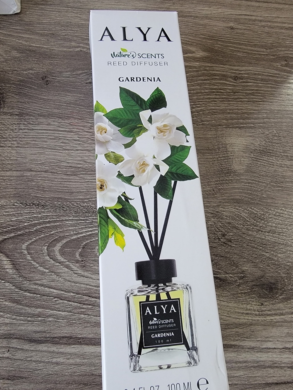 Alya Gardenia Reed Diffuser with White Blooms and Green Leaves